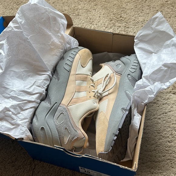 💥🛍️𝗔𝗗𝗜𝗗𝗔𝗦 𝗭𝗫𝟮𝟮 𝗕𝗢𝗢𝗦𝗧 𝗦𝗜𝗭𝗘 𝟭𝟬 - Picture 10 of 10